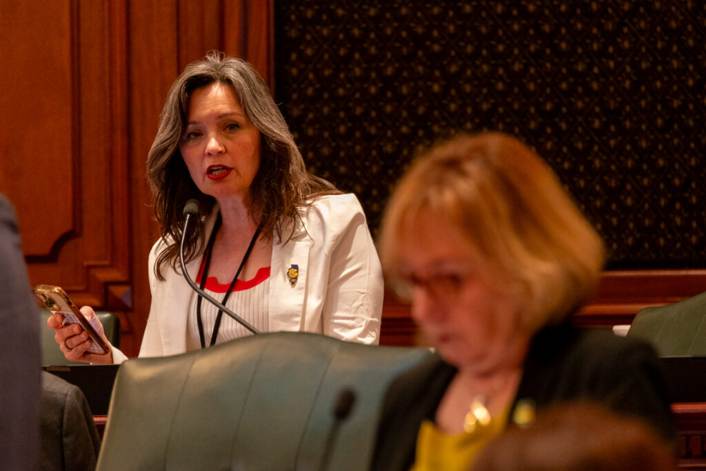 ‘Medical aid in dying’ bill moves forward in Illinois