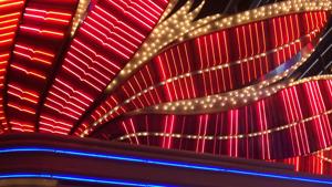Las Vegas casinos unwilling to gamble with weakening economy