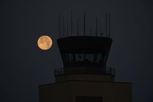 Trump administration unveils 'modern' air traffic control system