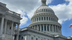 Scandals heat up Washington as Congress begins to simmer